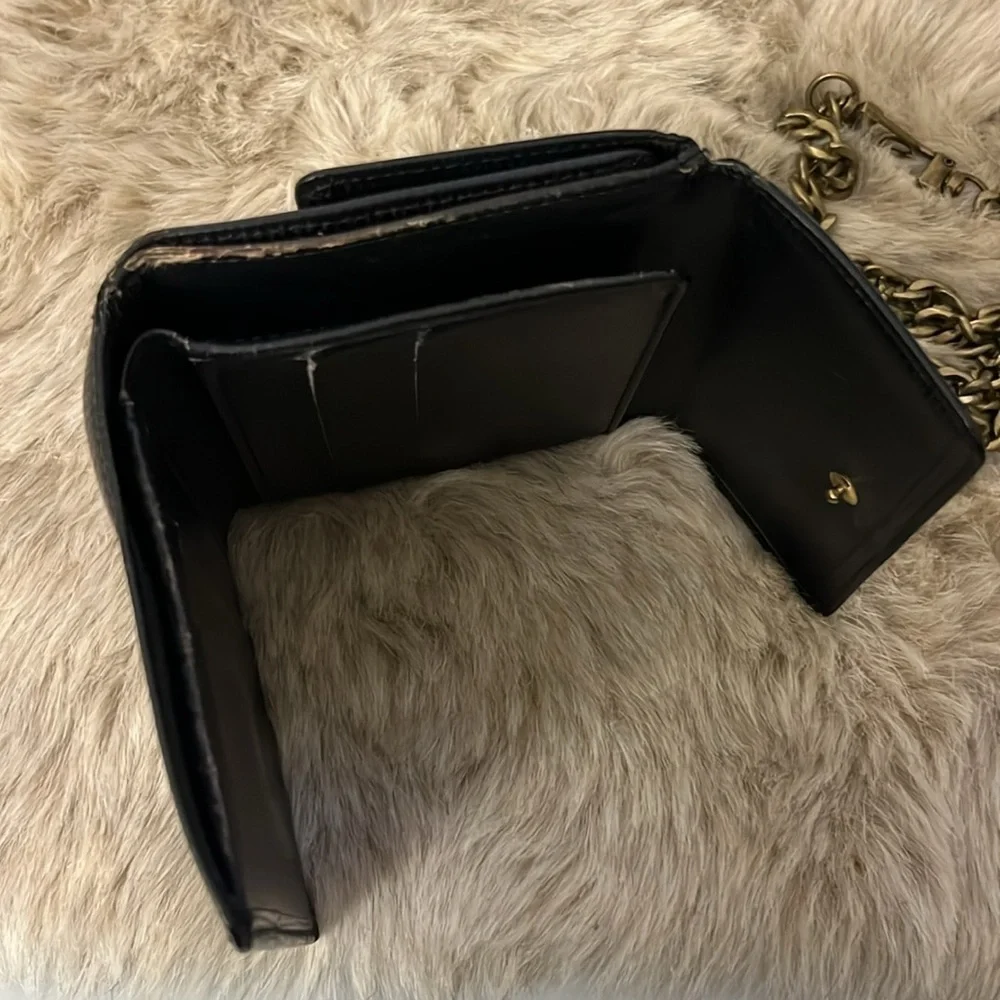 LOUIS VUITTON Epi Unisex Bi-Fold Wallet w/Free Unbranded Chain, Authentic, GUC - Picture 4 of 10